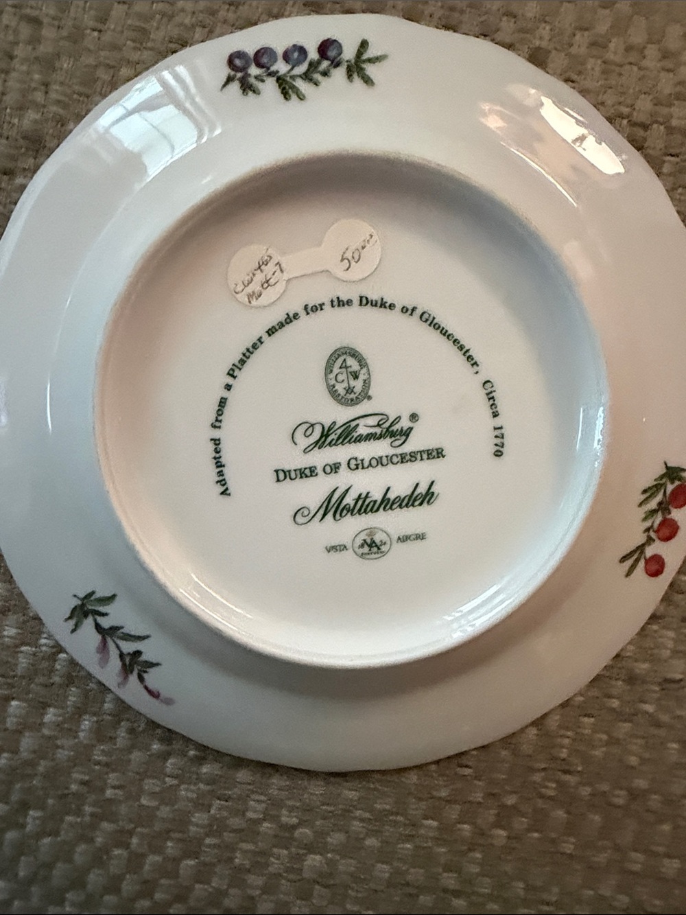 Williamsburg Duke of Gloucester saucer - Picture 4 of 4
